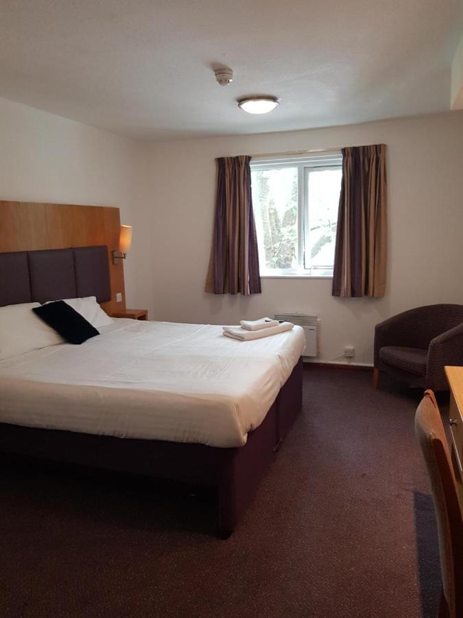 V Lodge Manchester Middleton  Ngoại thất bức ảnh