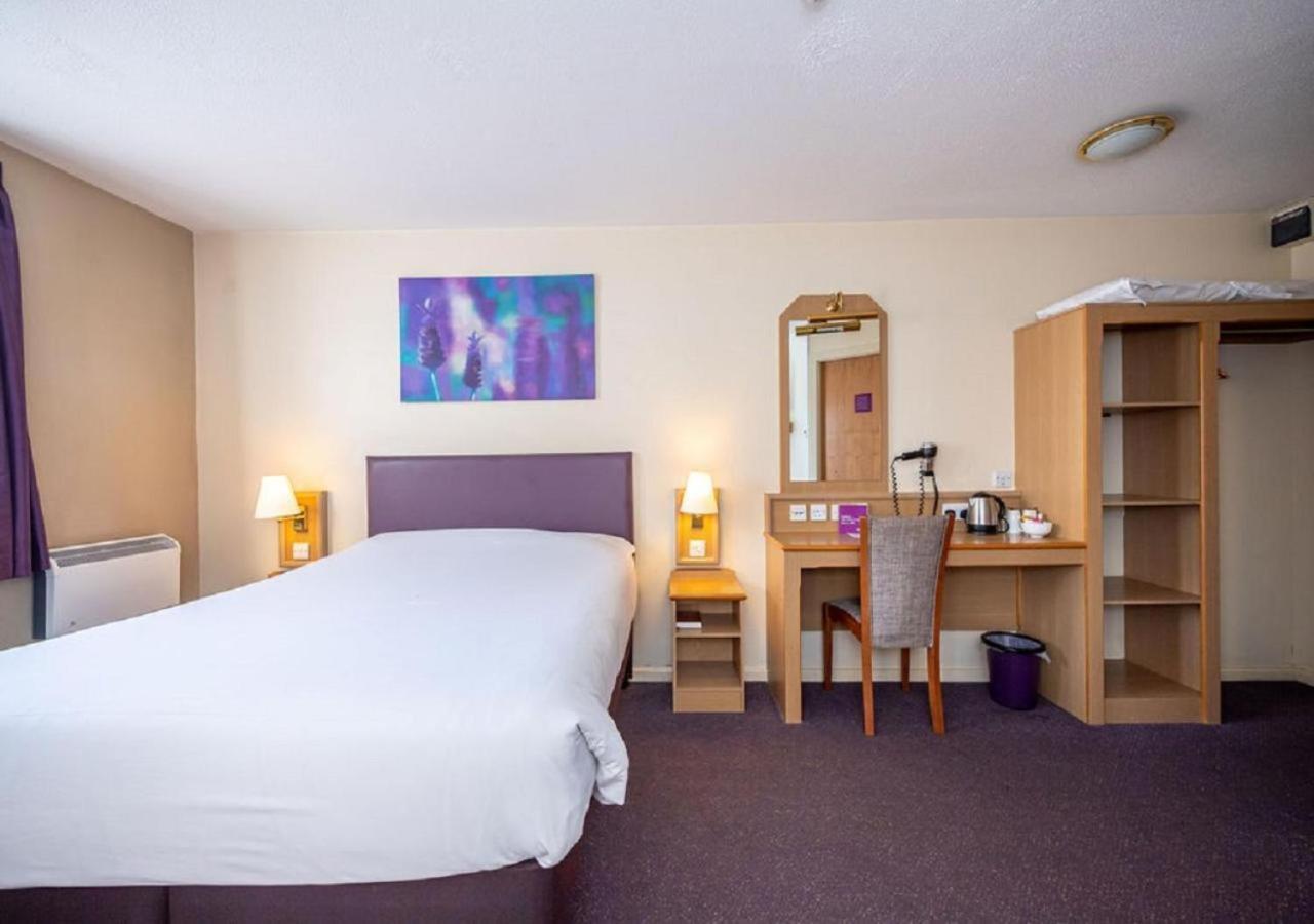 V Lodge Manchester Middleton  Ngoại thất bức ảnh